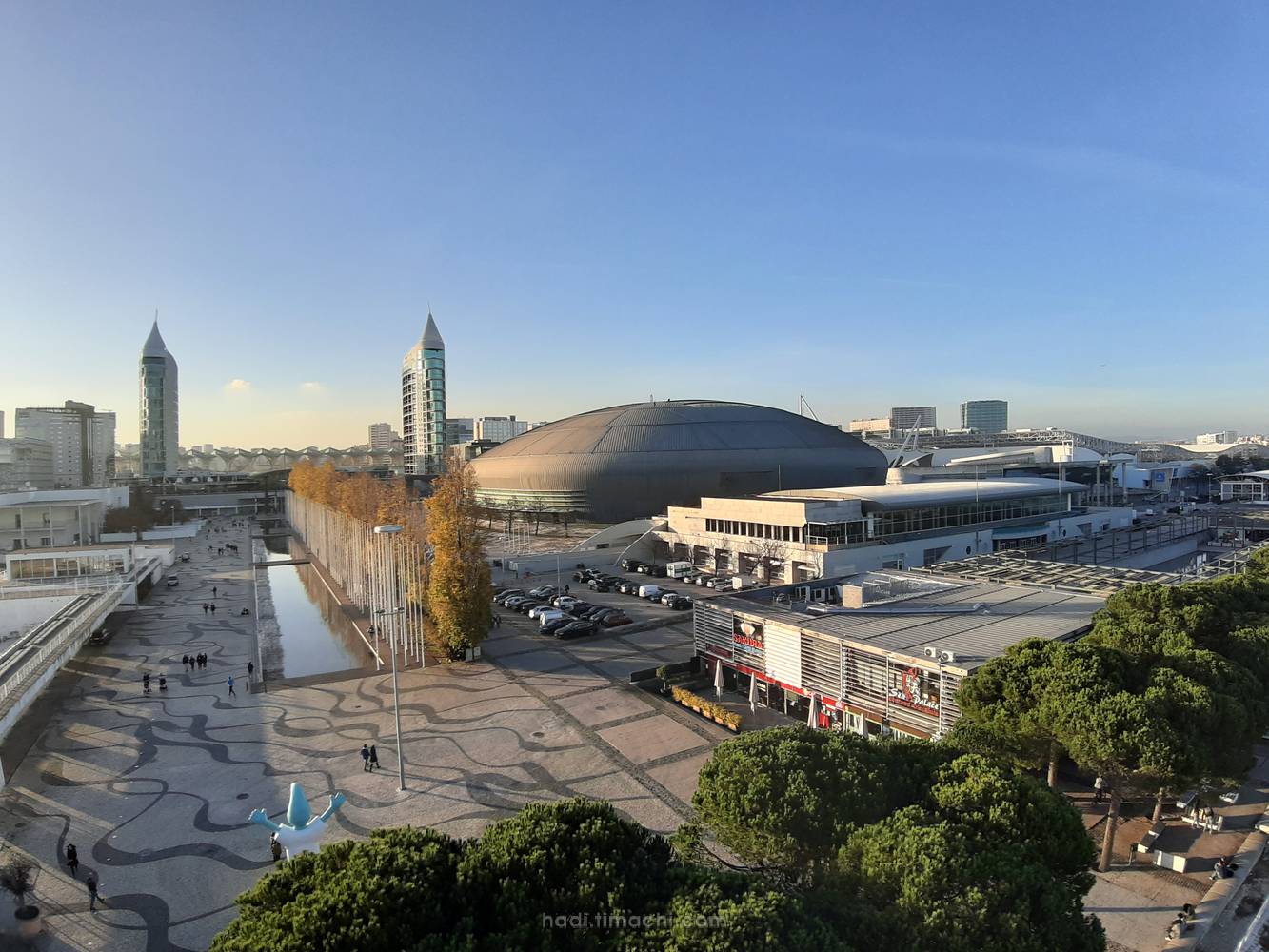 20181221T162107--Lisbon - Park of nations__sky